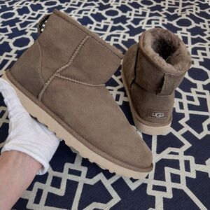 UGG Classic Mini II Shearling Suede Boots Taupe Gray Ankle Winter Boots Sz 10